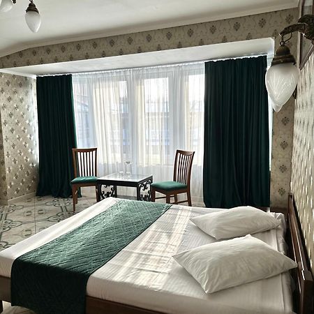 Hotel Plazma Львов Экстерьер фото
