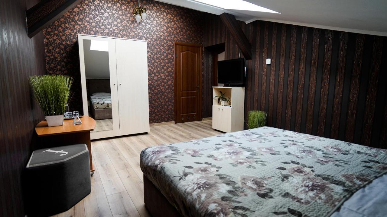 Hotel Plazma Львов Экстерьер фото