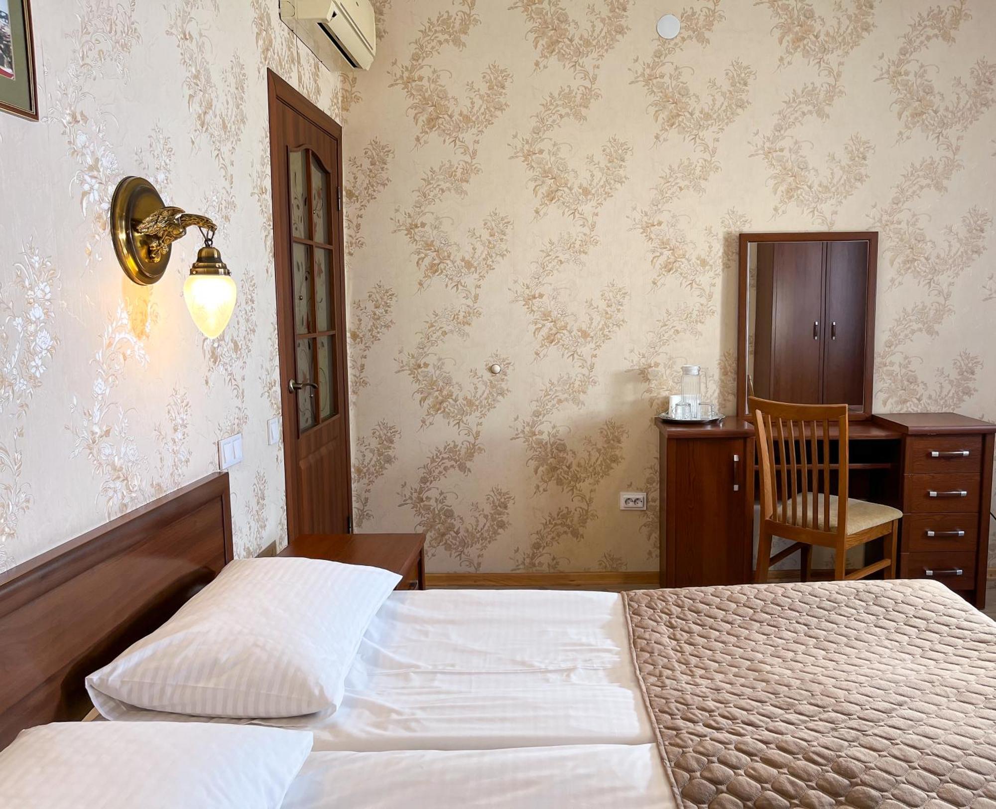 Hotel Plazma Львов Экстерьер фото