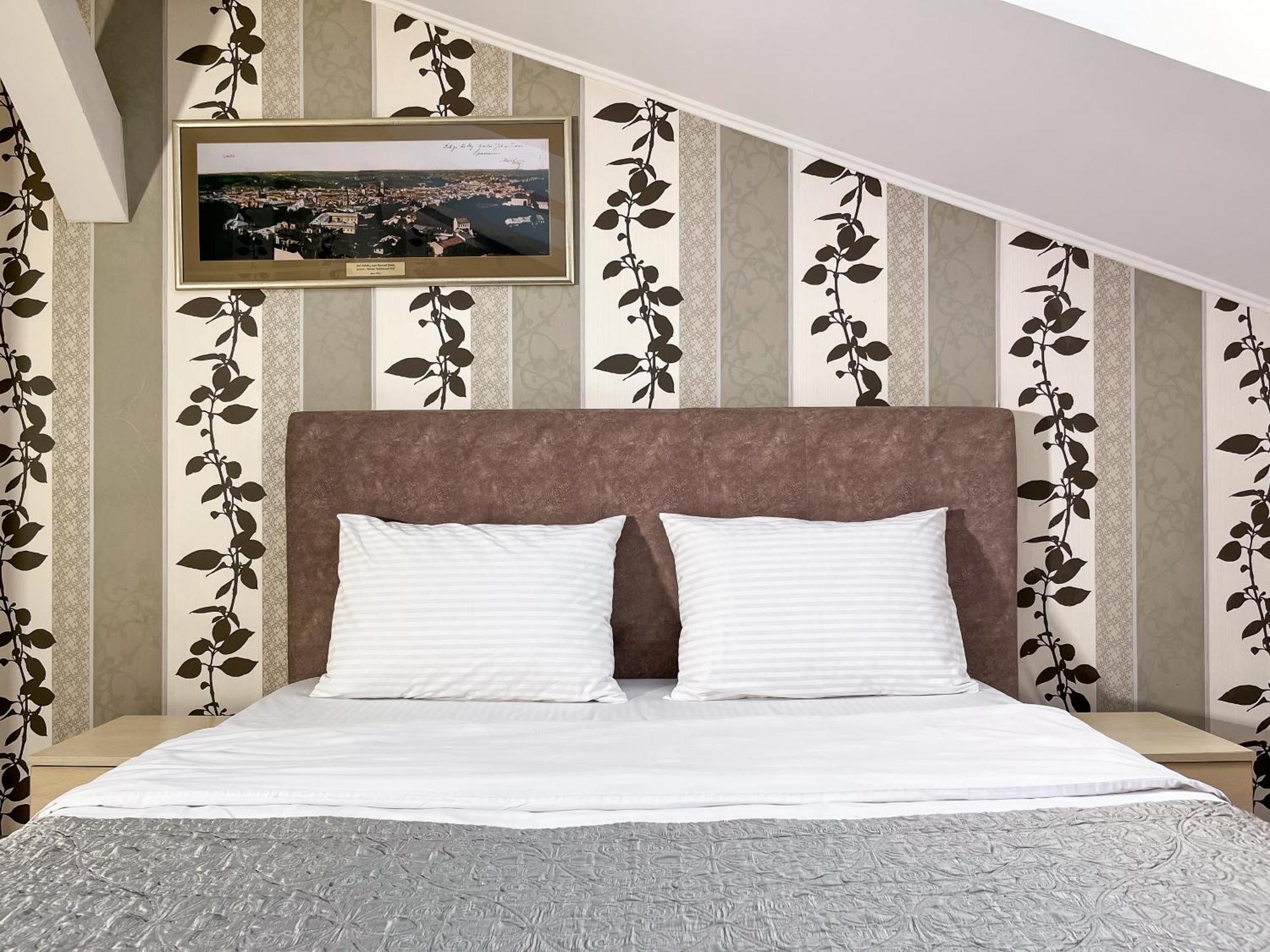 Hotel Plazma Львов Экстерьер фото