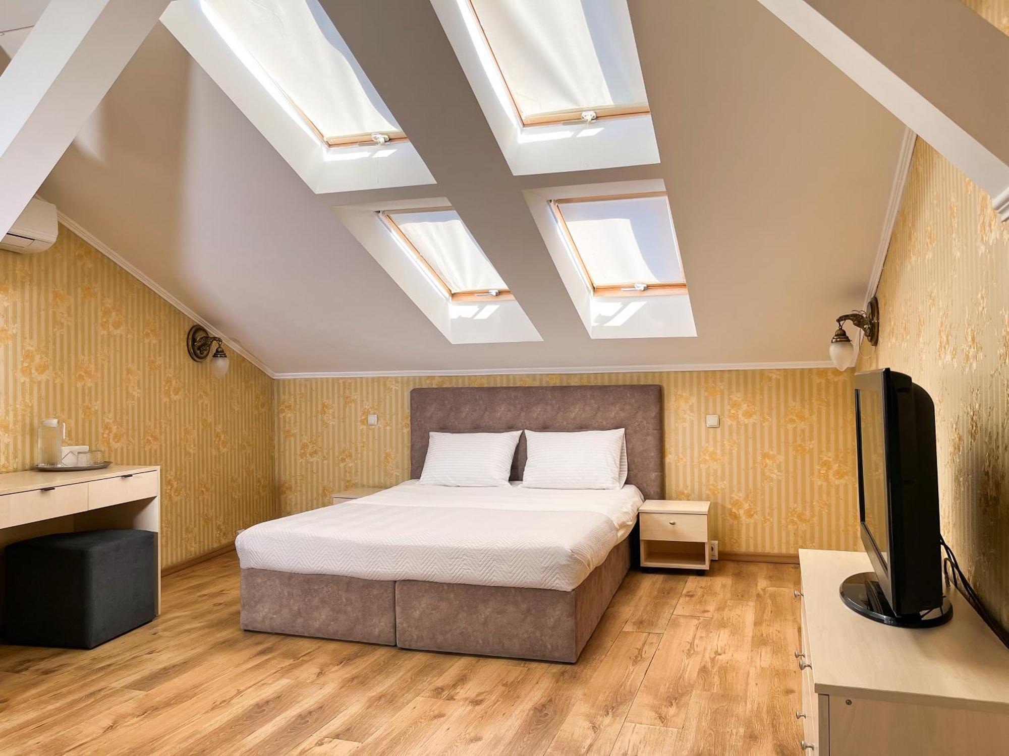 Hotel Plazma Львов Экстерьер фото