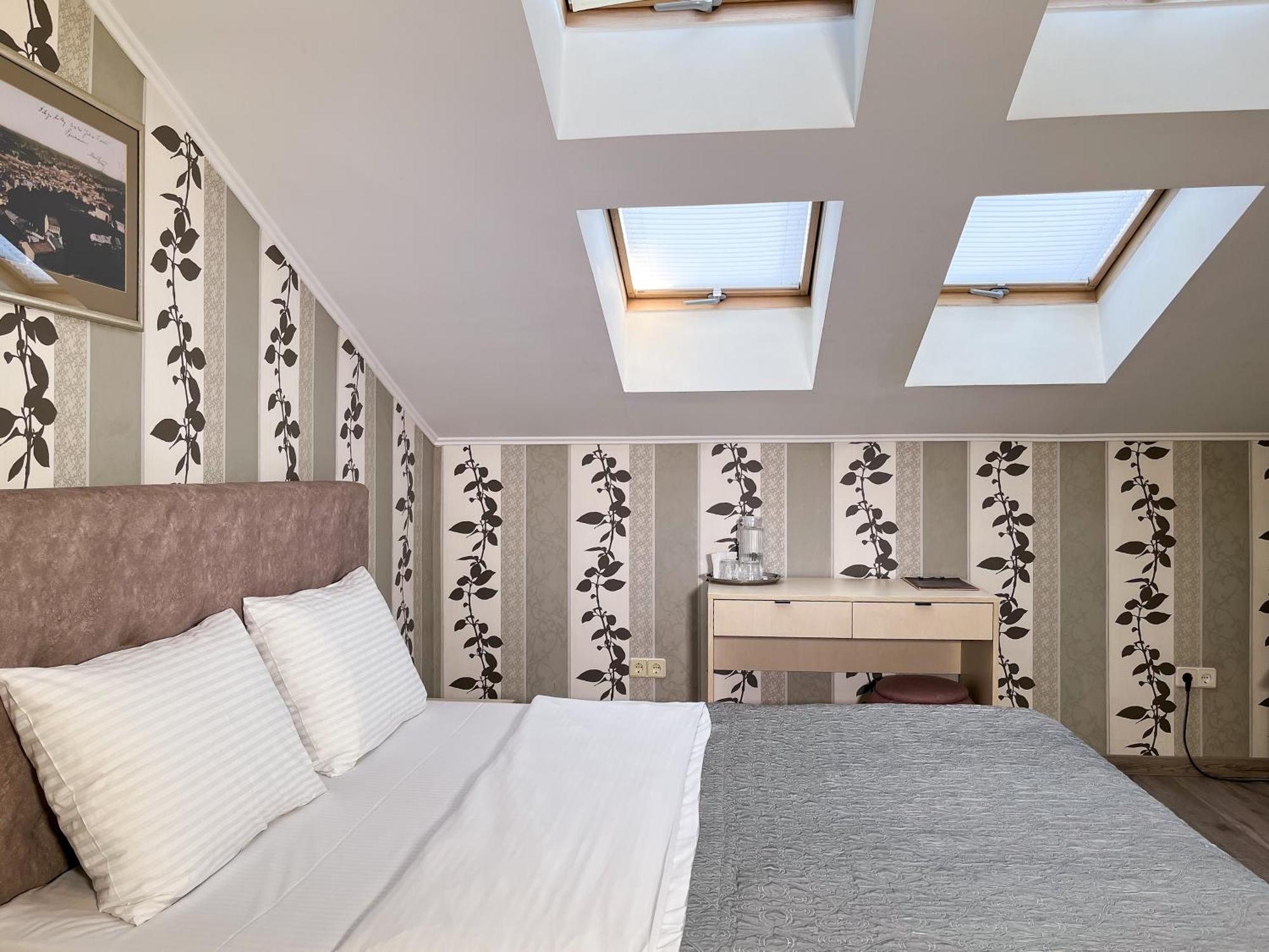 Hotel Plazma Львов Экстерьер фото