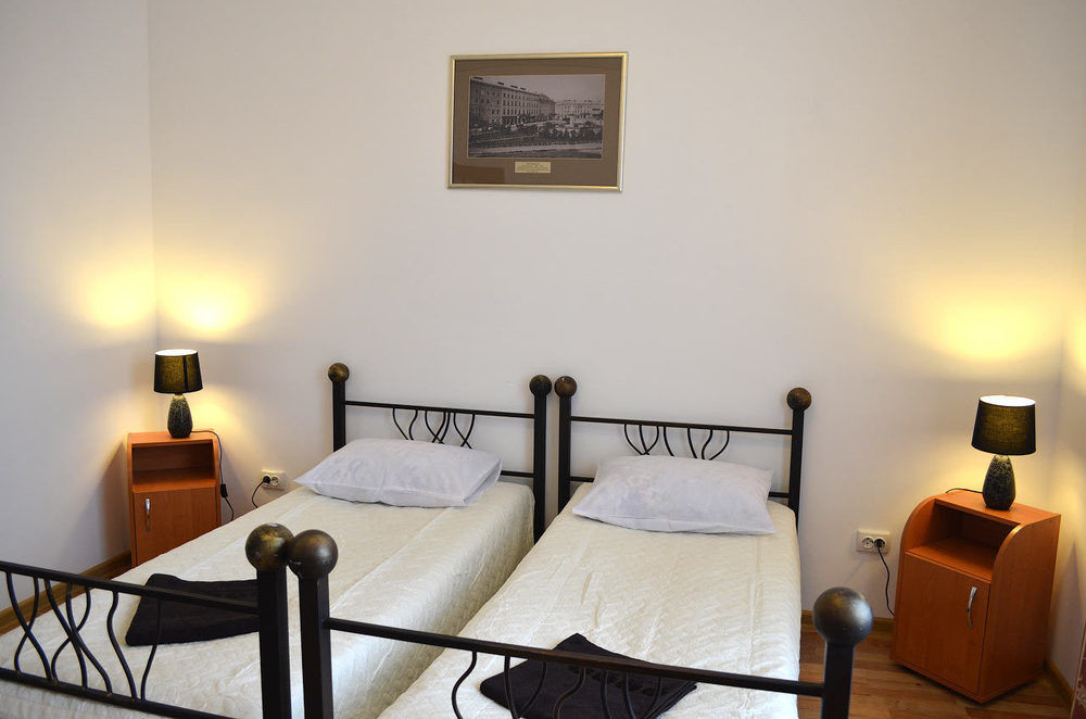 Hotel Plazma Львов Экстерьер фото