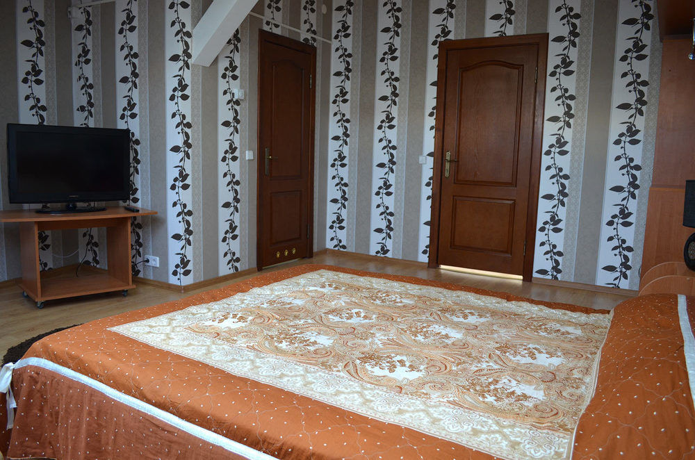 Hotel Plazma Львов Экстерьер фото